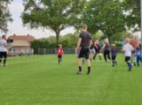 Laatste training S.K.N.W.K. JO7-1 van seizoen 2022-2023 (partijtje tegen de ouders) (20/130)